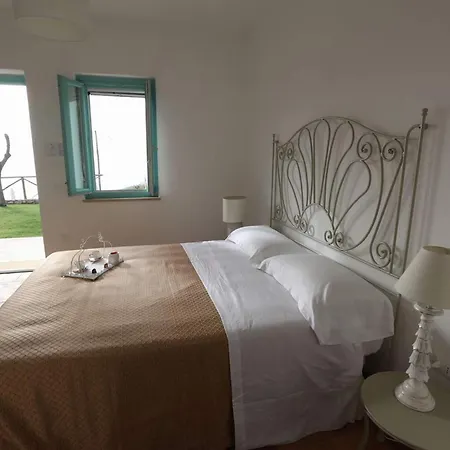 Borgo Rosso Di Sera - Country Chic 3* San Lucido