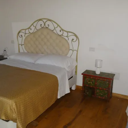 Borgo Rosso Di Sera - Country Chic