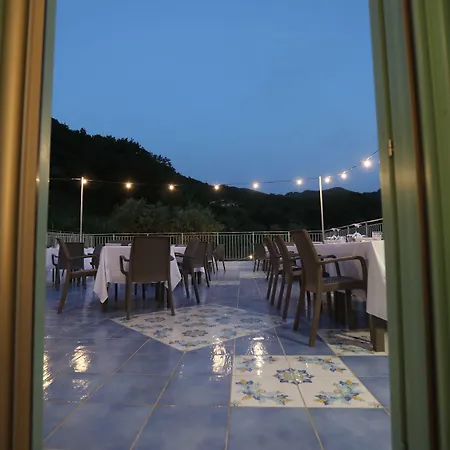 Borgo Rosso Di Sera - Country Chic 3* 산 루시도