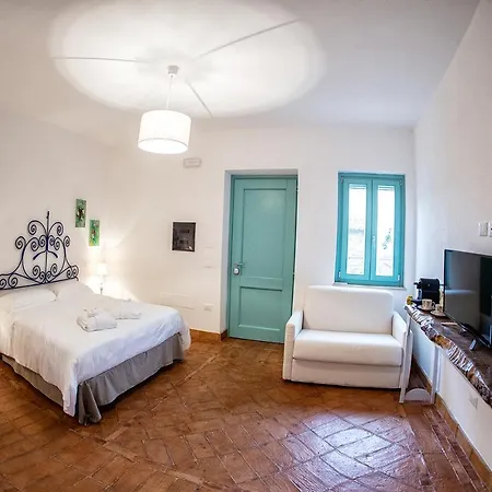 Borgo Rosso Di Sera - Country Chic Resort San Lucido